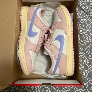 Nike Dunk women’s